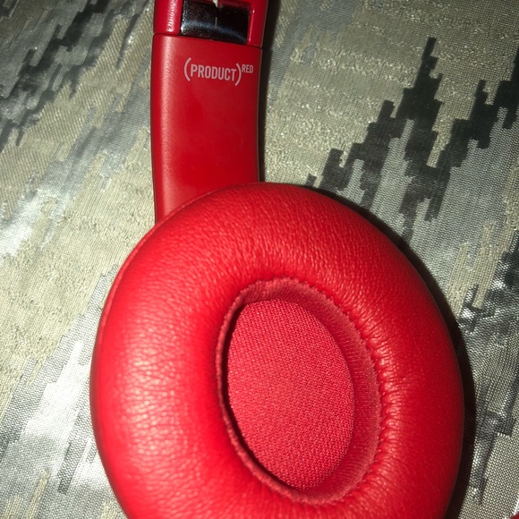 Beats Solo2 (Product Red) edition. *Almost new* - Picture 3 of 5